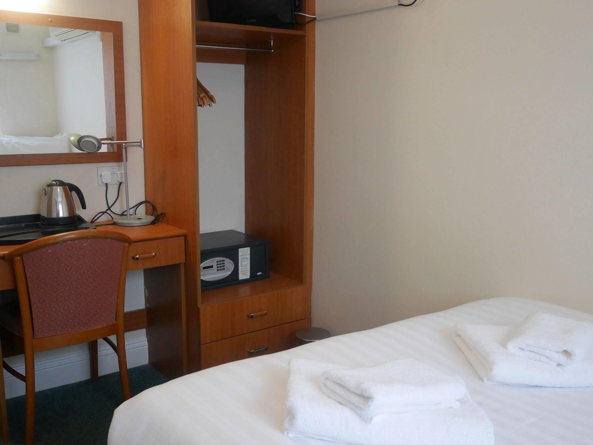 Sk Heathrow Hotel Гейс Екстер'єр фото